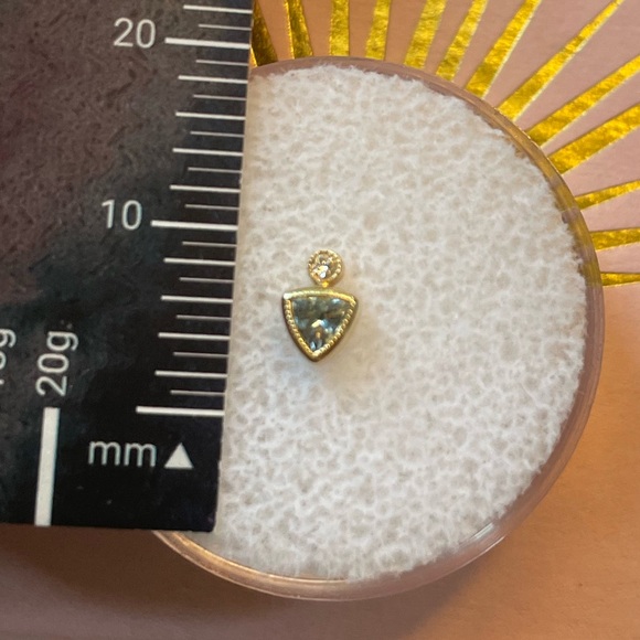 Modern Mood aquamarine & diamond Bodhi in yellow gold press fit piercing jewelry - Picture 3 of 3
